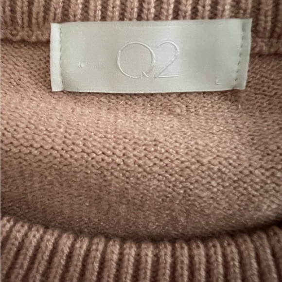 O2 Beige Sweater with Red Heart Cozy Viscose Blend Pullover Size M - Picture 5 of 7